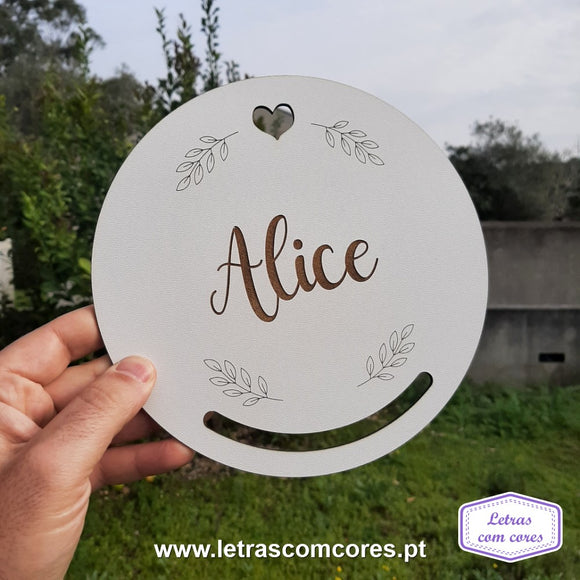 Circulo Simples com Coração e Folhas